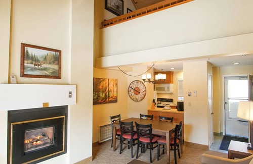 Lincoln Apartment | The Village of Loon Mountain