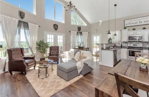 Arlington House | The Vineyard Cottage * Mountain Views