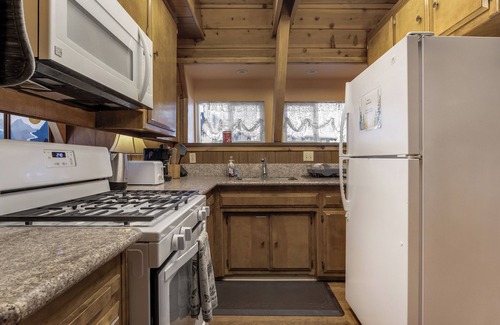 Tahoe Sierra Estates Cabin | The Virginian Summary