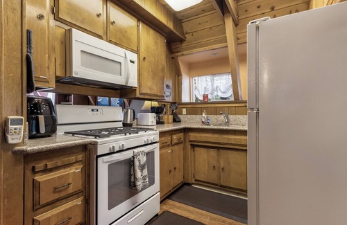 Tahoe Sierra Estates Cabin | The Virginian Summary