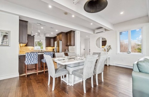 Fox Point House | The Vista Del Mar 596