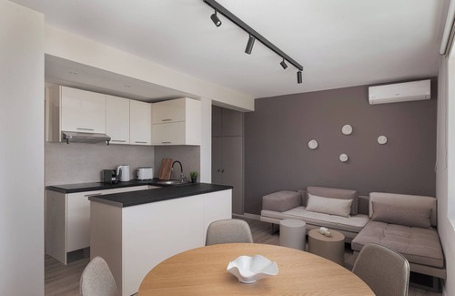 Vouliagmeni Apartment | The Vouliagmeni Penthouse
