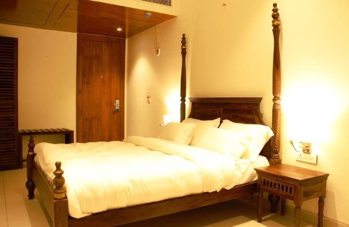Vrindavan Hotel | The Vrindwoods
