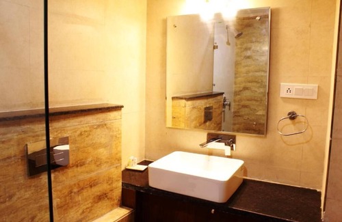 Vrindavan Hotel | The Vrindwoods