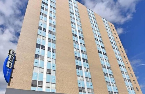 Downtown Louisville Hotel | The Vue @ 3rd comfortable space 1 block from 4th st Live Downtown .
