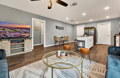 North Waco House | The Waco Charmer: Close to all the attractions!