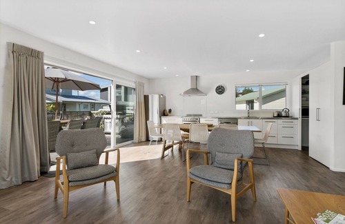 Waihi Beach Cottage | The Waihi Beach House - Waihi Beach Holiday Home