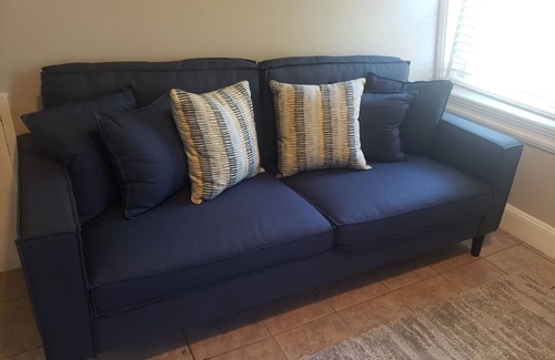 Silver Lake Apartment | The Walk-Up Flat at Silver Lake New Top FL Apt