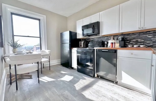 Bloomfield Apartment | The Warhola Bloomfield