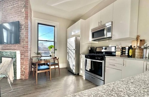 Bloomfield Apartment | The Warhola Bloomfield