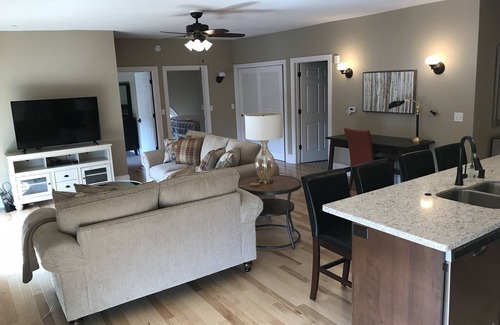 Oshkosh Apartment | The Washington Place Historical Flats - Unit 402