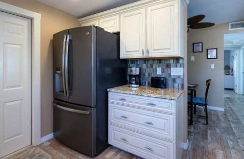 Bayshore Gardens House | The Water's Edge in Bradenton