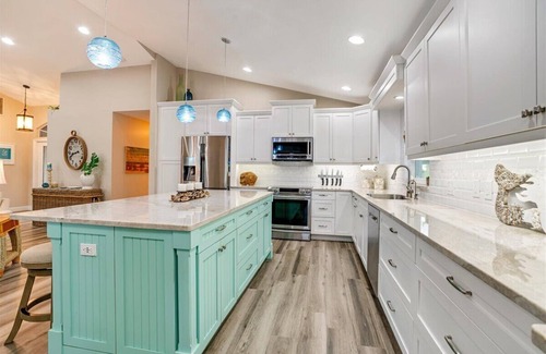 Pelican Villa | The Waterfront EsCape Villa -Lakefront, infinity pool