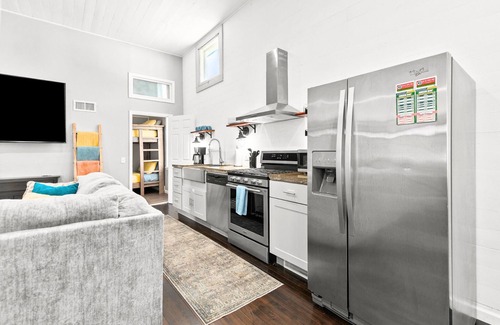 Oconto House | The Waterfront- Game Room!Movie Theatre! 6 Bedrooms! Bunk Room!