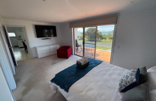 St Leonards House | The Waterfront - The beach at your doorstep