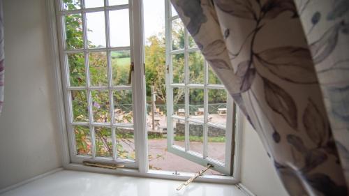 Tuckenhay Hotel | The Watermans Arms