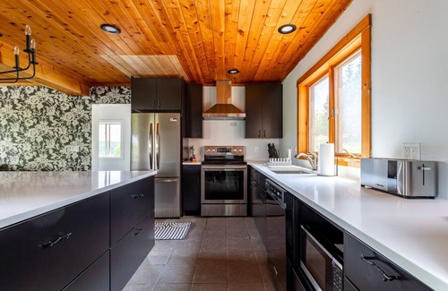 Swan Lake Apartment | The Waternote of Bethel