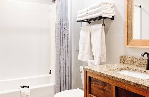 Minocqua Hotel | The Waters Of Minocqua