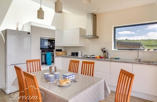 Eype Cottage | THE WAVE, family friendly, luxury holiday cottage in Eype