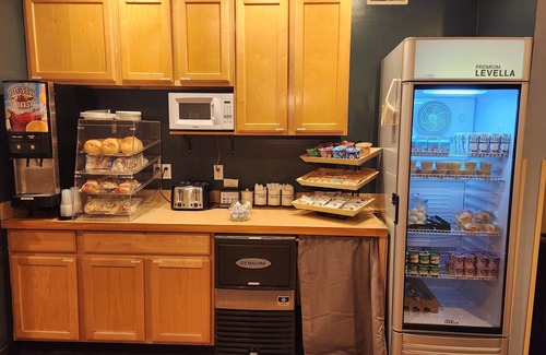 Montague Hotel | The Weathervane Inn