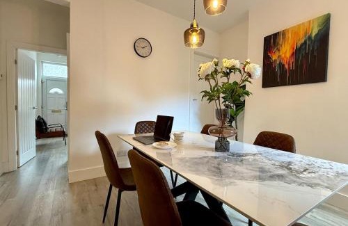 Newcastle-Under-Lyme House | The Weaver by Nesting Hub