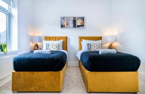 Newcastle-Under-Lyme House | The Weaver by Nesting Hub