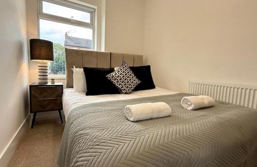 Newcastle-Under-Lyme House | The Weaver by Nesting Hub