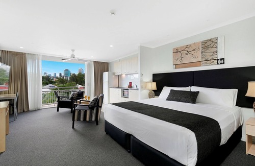 East Brisbane Hotel | The Wellington Apartment Hotel