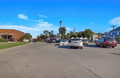 Roanoke Apartment | The West End Flats Downtown Free Parking ⛰️