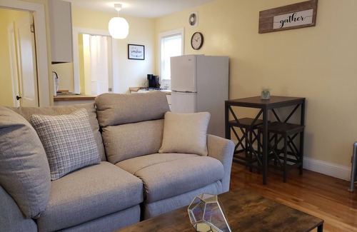 West End Apartment | The West Loft at Dartmouth Avenue *New 1-Bed Apt