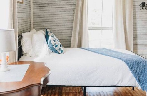 West House | The West Nest Cozy Cottage
