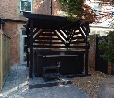 Denbigh House | The West Wing at Eriviat Hall Hot Tub
