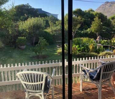 Pringle Bay Apartment | The West Wing guest suite. Pringle Bay.