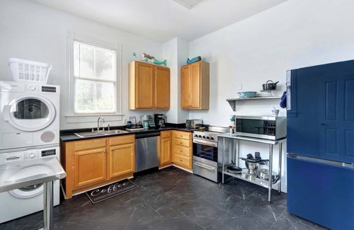 Beach Institute Apartment | The Whale Loft | Historic Charm + Balcony