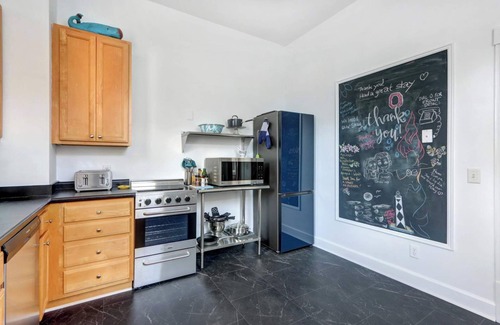 Beach Institute Apartment | The Whale Loft | Historic Charm + Balcony