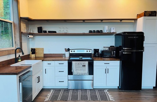 Cullowhee House | The Whee Farm Bro Haus: Farm Stay in the Smokies