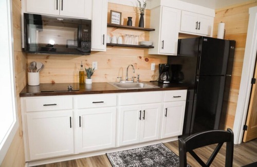 Milroy Cabin | The Whispering Pines - Hartman Center