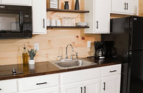 Milroy Cabin | The Whispering Pines - Hartman Center
