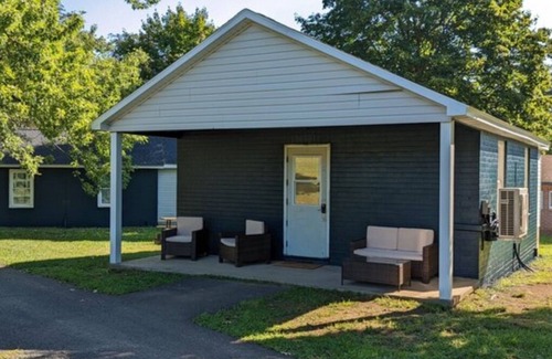 Milroy Cabin | The Whispering Pines - Hartman Center