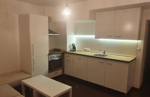 Kvartal Noviya Grad Apartment | The white apartment at the ski