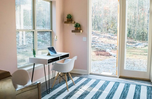 Lookout Valley Neighborhood Association House | The White Cabin: In the Woods, Close to Town