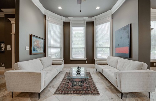 Downtown Little Rock House | The White House in Capitol View- 4-Bed, 5.5-Bath