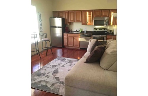 Niskayuna Apartment | The White House is just right for you