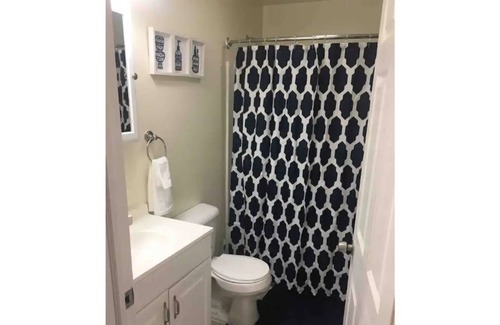 Niskayuna Apartment | The White House is just right for you