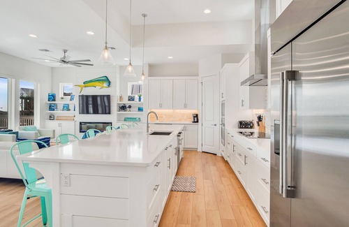 Port Aransas House | The White House | Private Pool, Ocean View!