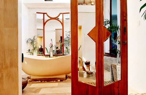 Gili Trawangan Bed & Breakfast | The White Key Luxury Villas