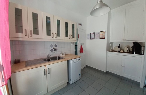 Meaux House | The White & Red House near Villepinte, Paris, Disney, CDG Airport