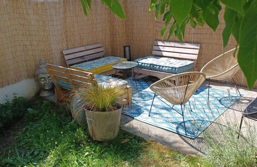 Meaux House | The White & Red House near Villepinte, Paris, Disney, CDG Airport