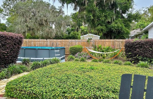 Ocala Cottage | The White Swan - Pool House - Pets Welcome