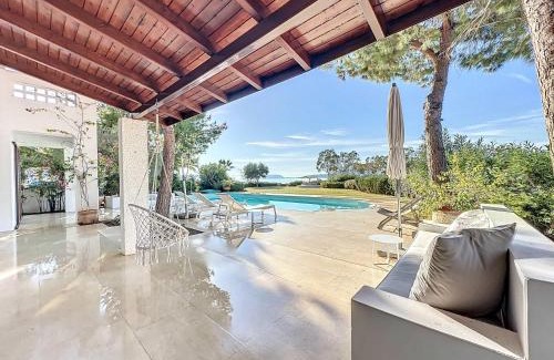 Plepi Villa | The White Villa by Seaviews